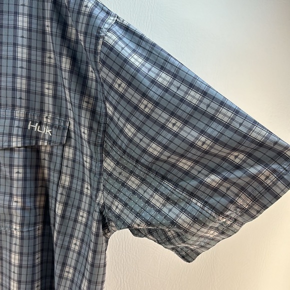Huk Short Sleeve Plaid Button Down Shirt, XXL - Picture 3 of 7